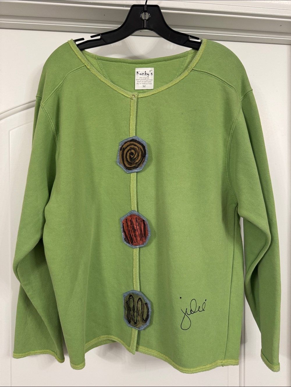 Kunky’s Green Long Sleeve Embroidered Sweater size medium